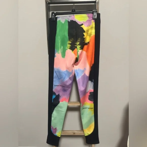 Off-White - Picture 6 of 10